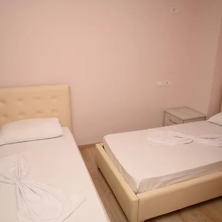 Bujtina Pere بيت للعطل بورغراديك